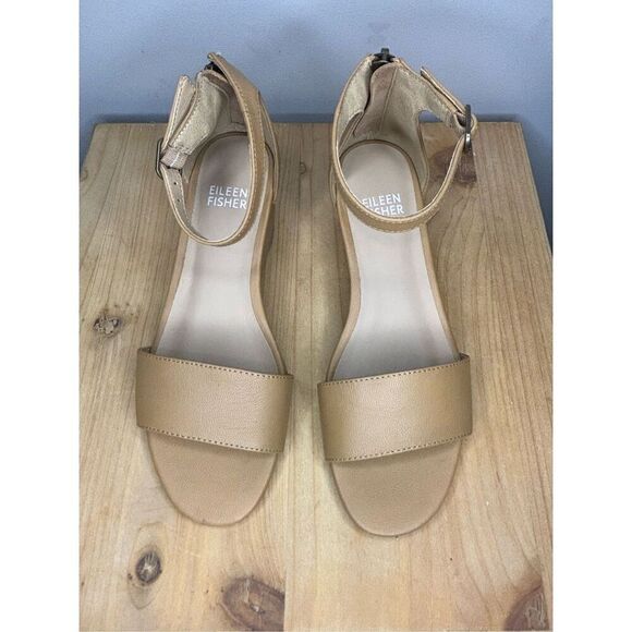 Eileen Fisher Women’s Mara Tumbled Leather Wedge Heel Strappy Sandal Tan Sz 5 - Picture 3 of 5